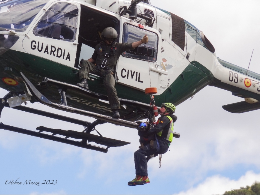 El campo de actuación de ‘Roxi’ abarca también las operaciones con helicóptero.