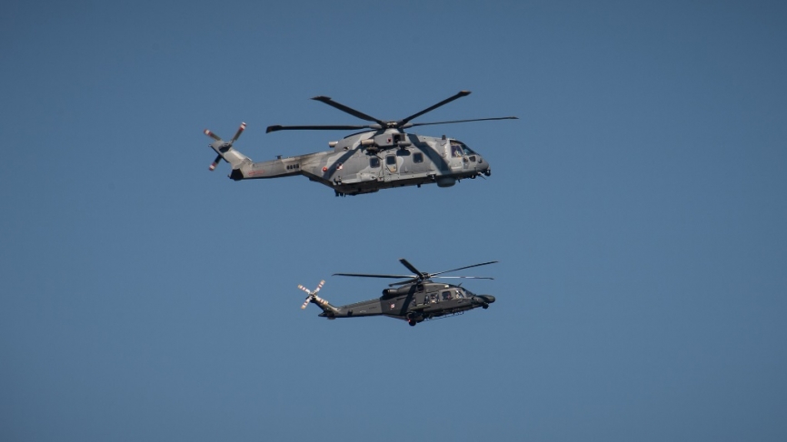 En el campo de los helicópteros se presentaron por primera vez el AW101 (arriba) y el AW149.