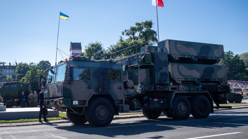 Aunque no era una novedad es muy interesante ver la versión de lanzamiento terrestre del misil antibuque NSM, que sólo emplea Polonia. www.defensa.com/espana/asi-sistema-antibuque-polaco-podria-ser-opcion-para-ejercito