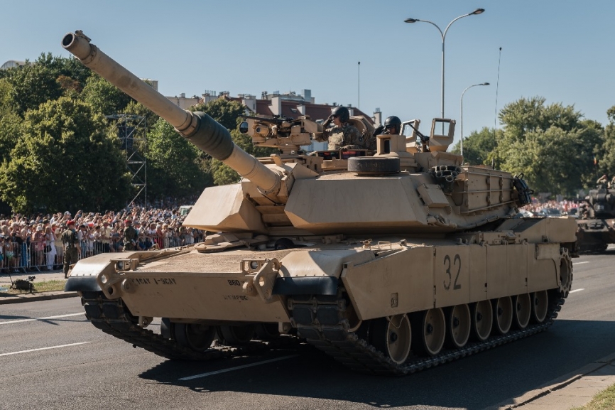 Entre los aliados de Polonia que desfilaron resaltaron los efectivos y medios (“Abrams”) de la 4ª División de Infantería del US Army.