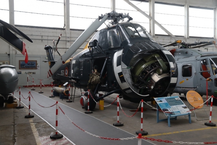 El helicóptero Sikorsky HSS-1 "Choctaw", la versión francesa del modelo norteamericano S-58.