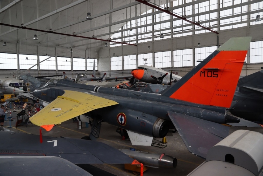 El único cazabombardero SEPECAT “Jaguar” de la variante denominaba M por Marine, que sirvió para evaluar la viabilidad del diseño francés para operar en portaaviones.