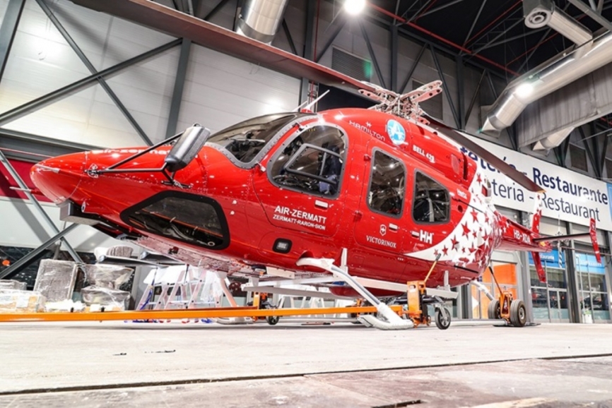 Todas las grandes empresas de helicópteros están presentes en la feria, en IFEMA podemos ver un Bell 429 “Global Ranger” de Swiss Helicopter.