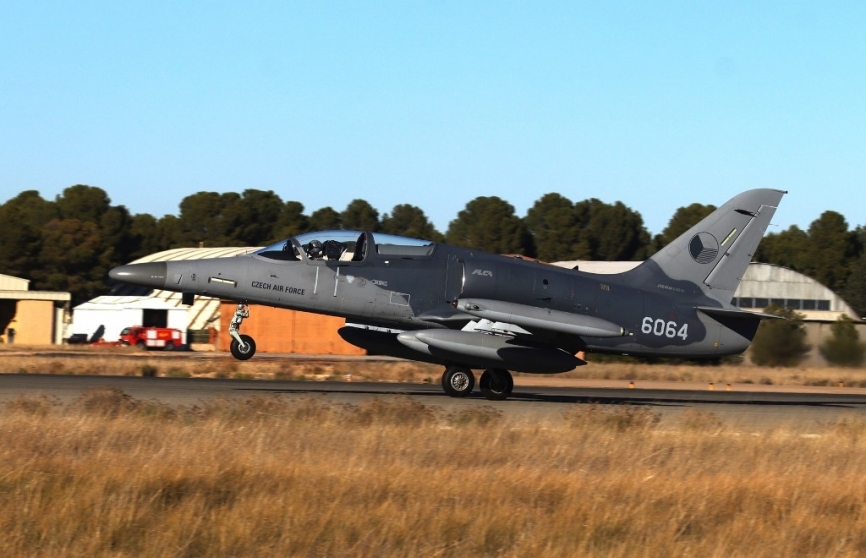Uno de los 3 L-159 de la Fuerza Aérea de Chequia que participaron en el FC-2023-4 en el bando “Red”. (foto Julio Maíz)
