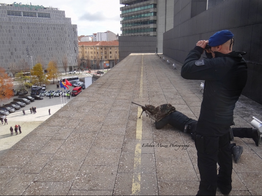 Un equipo de tiradores del GOES de Bilbao dando seguridad a la cumbre de ministros de igualdad celebrada en Pamplona el 23 y 24 de noviembre.