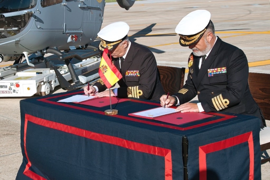 El 14 de diciembre la FLOAN recibía oficialmente sus 2 primeros H135. (foto Armada)