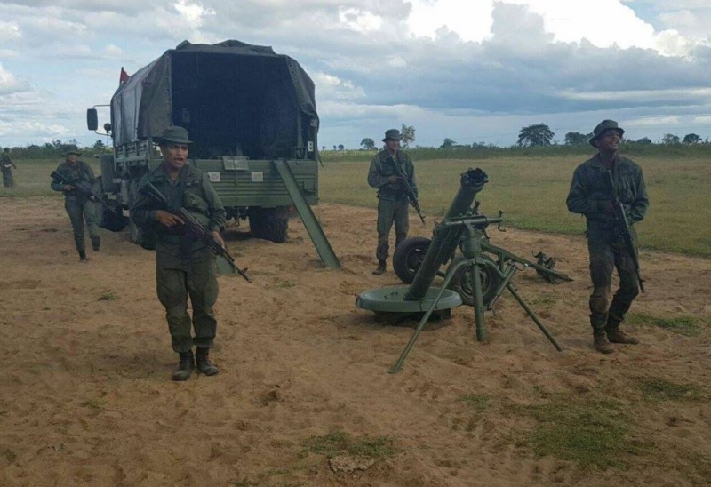 Mortero de fabricacin rusa 2S12 Sani de 120mm y su vehculo tctico de transporte Ural-43206 4x4. (Foto: Ejrcito Bolivariano). 