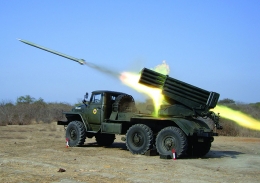 Lanzacohetes Mltiple (MLRS) BM-21 Grad de 122 mm.