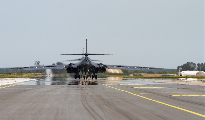 Vista trasera de dos de los B-1B basados en Morón. (foto USAF-Eve Daugherty)