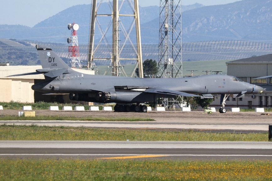 Los B-1B están dotados de alas de geometría variable. (foto Rubén Galindo)