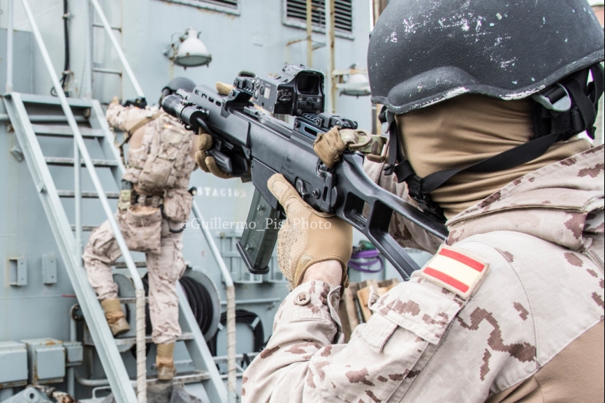 Una vez el Equipo se encuentra a bordo, es prioritario asegurar tanto el exterior como el interior del barco.
