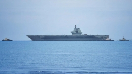 El portaaviones Fujian parte para completar sus primeras pruebas de mar. (foto RupprechtDeino)