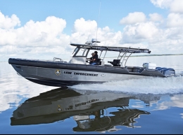 Bote patrullero 36 Fearless de la Oficina de Aplicacin de la Ley de la NOAA. (Foto Metal Shark Boats)
