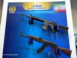 Las dimensiones generales del Masaf de Irn pueden compararse con un arma tipo AK47 al que reemplazara.   (Octavio Dez Cmara)