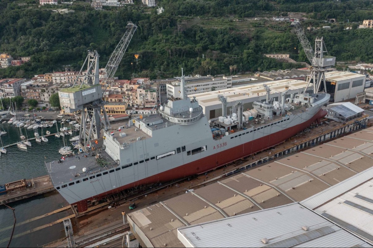 El 18 de mayo de 2024 ha sido botado el navo A 5336 Atlante que es el segundo buque logstico de reciente diseo y fabricacin para la Marina Militare. (Fincantieri)