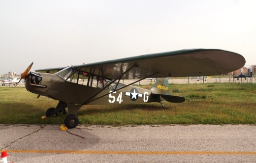 Uno de los Piper L-4 de la FIO participantes en el 80 aniversario de Normanda. (foto Julio Maz)